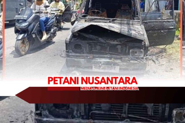 Mobil Toyota Kijang Ludes Terbakar di Blitar, Warga Sempat Panik, Berawal dari Kehabisan Bensin